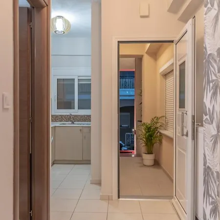 Koper House - Cozy & Tropical Oasis Steps From The Center Apartment *